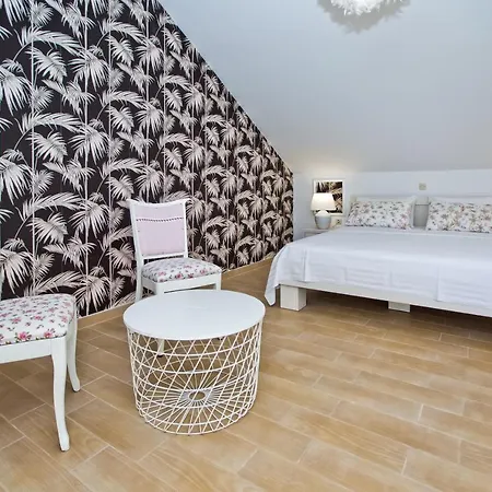 Luxurious Apartments Maslina With Beach Milna  Exterior photo