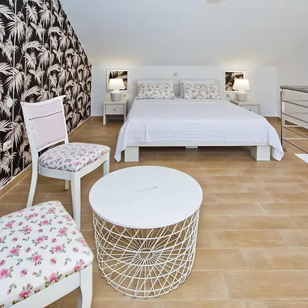 Luxurious Apartments Maslina With Beach Milna  Exterior photo