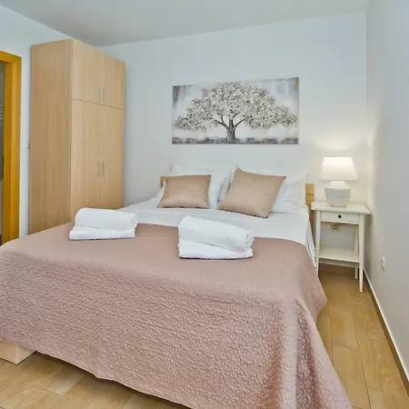 Luxurious Apartments Maslina With Beach Milna  Exterior photo