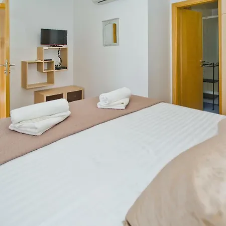 Luxurious Apartments Maslina With Beach Milna  Exterior photo