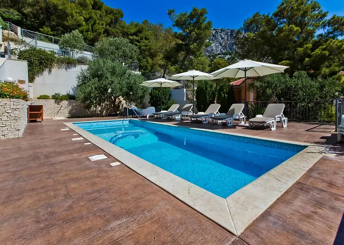 Luxurious Apartments Maslina With Beach