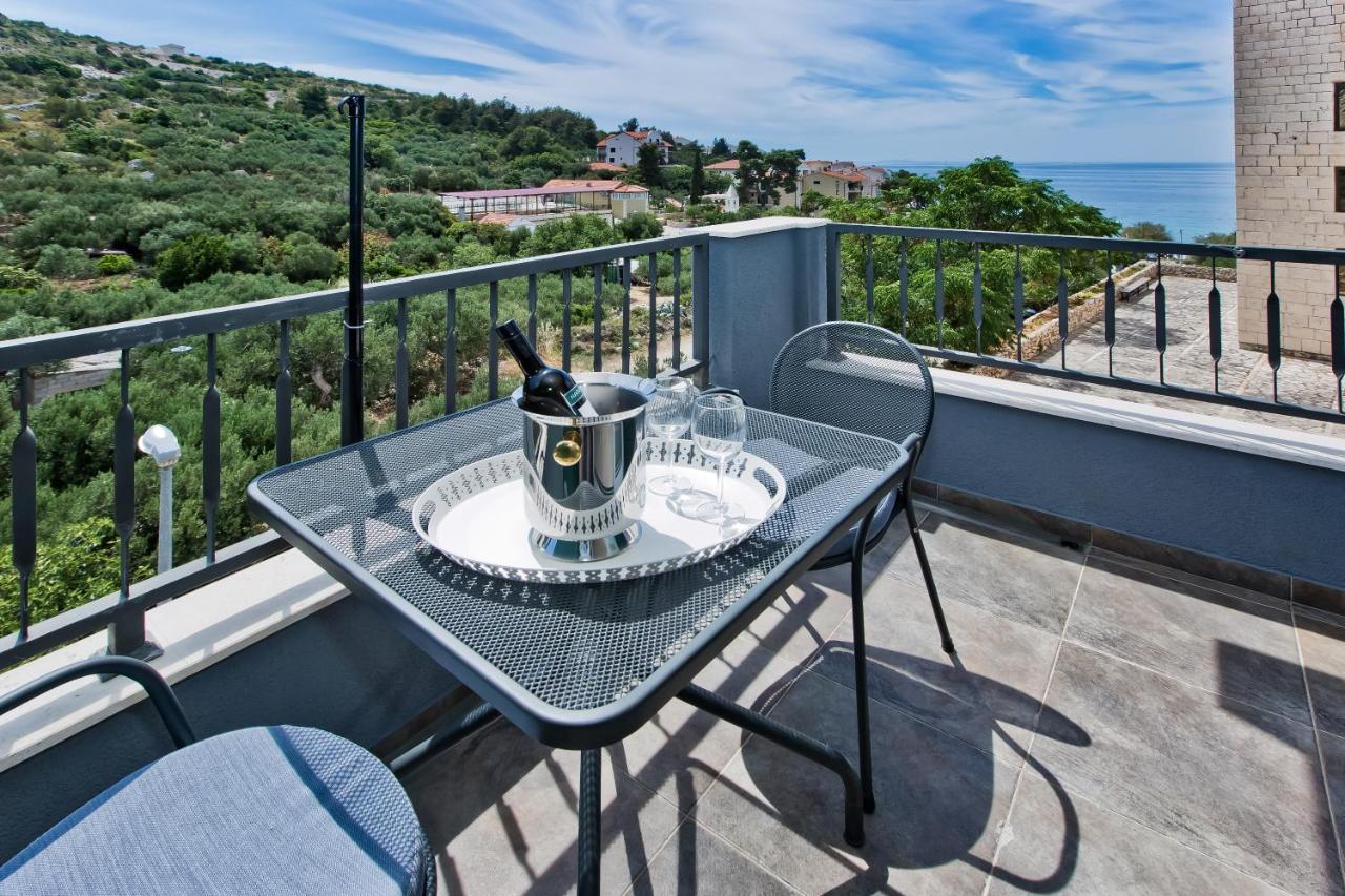 Maslina * Milna (Hvar)
